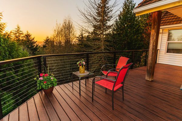 Image for Modern Deck and Stair Railing: The Advantages of Aluminum Handrails