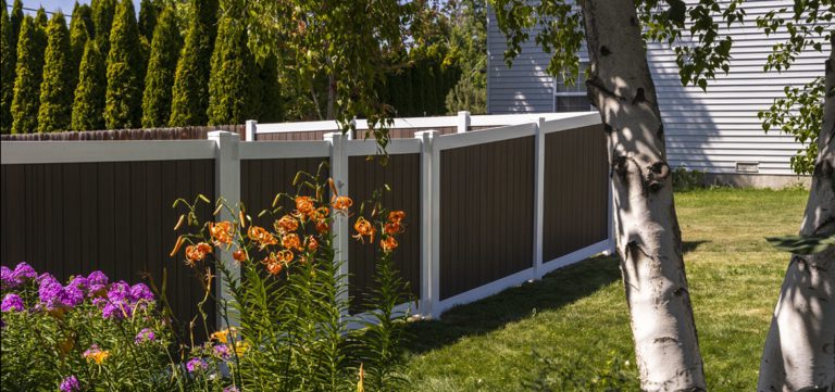 Top Benefits Of Vinyl Fencing Rick S Custom Fencing And Decking